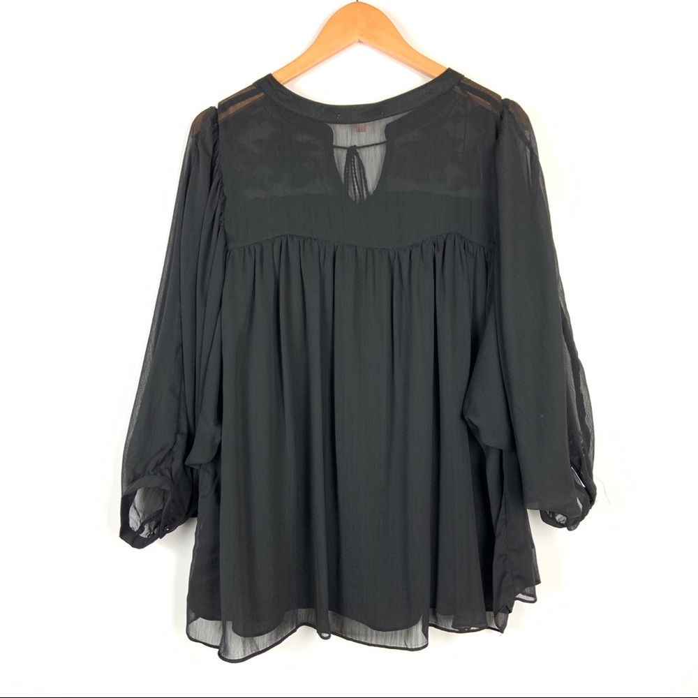 Gibson Latimer Embroidered Blouse Sz Medium - Picture 2 of 7